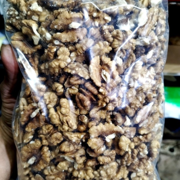 

kacang walnut kupas mentah 1kg