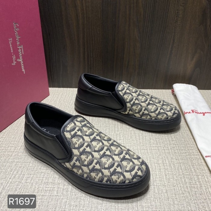 Sepatu Slip on pria kasual Kulit Shoes Sneakers Flat Hitam Slip on mewah loafers pria Black - 39