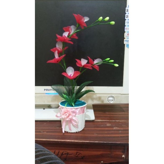 Bunga Anggrek Dari Stoking