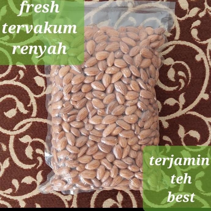 

kacang almond mentah raw 1kg Berkualitas