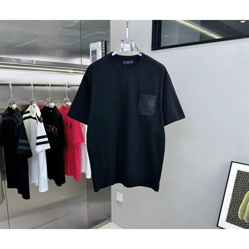 BAJU KAOS DISTRO HITAM PRIA TERBARU POLOS MOTIF SIMPLE KANTONG DEPAN TSHIRT BRANDED COWOK