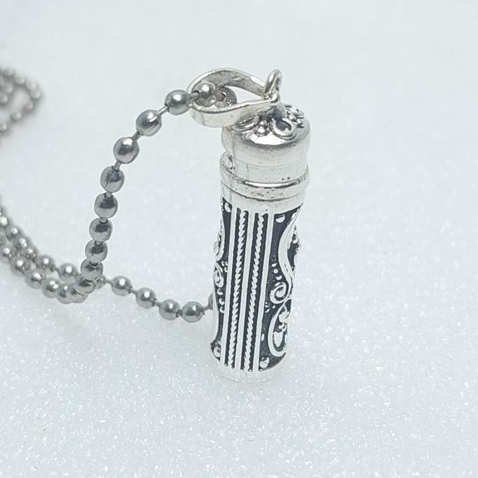 Kalung Liontin Tabung Berisi Khiriz/Hiriz Untuk Ketenangan Hati