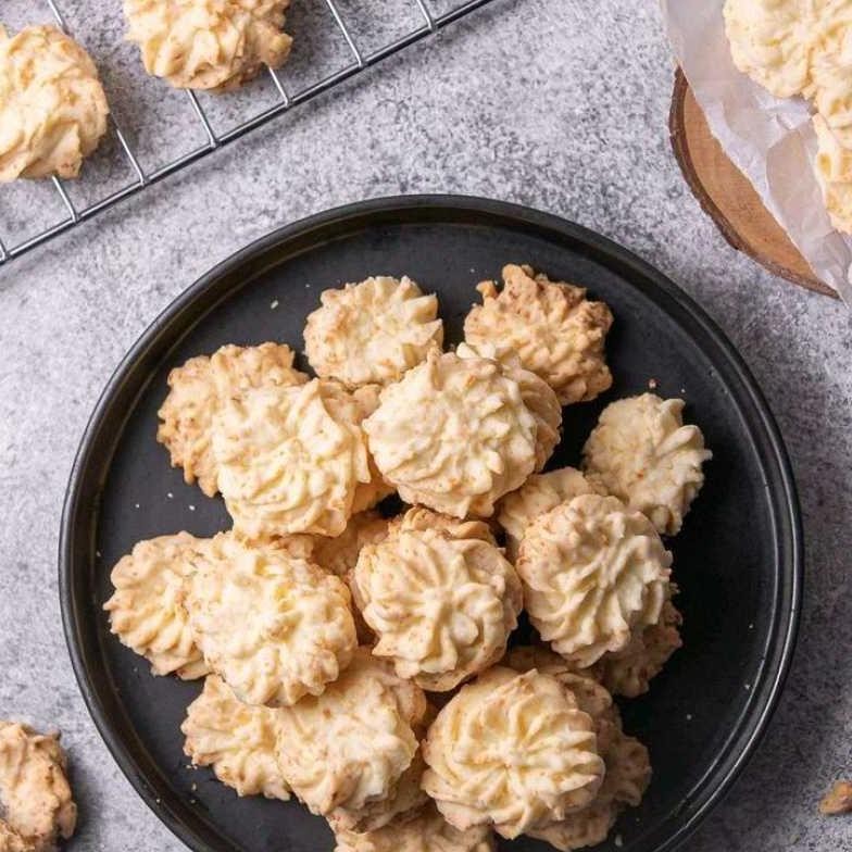 

KUE KERING LEBARAN SAGU KEJU