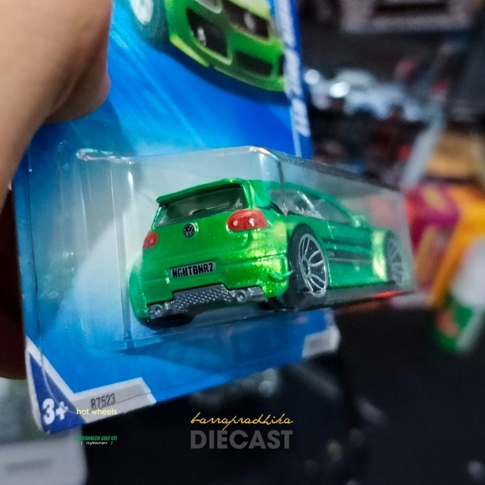VOLKSWAGEN GOLF GTI (HW SHOWROOM, NIGHTBURNERZ) HOT WHEELS DIECAST