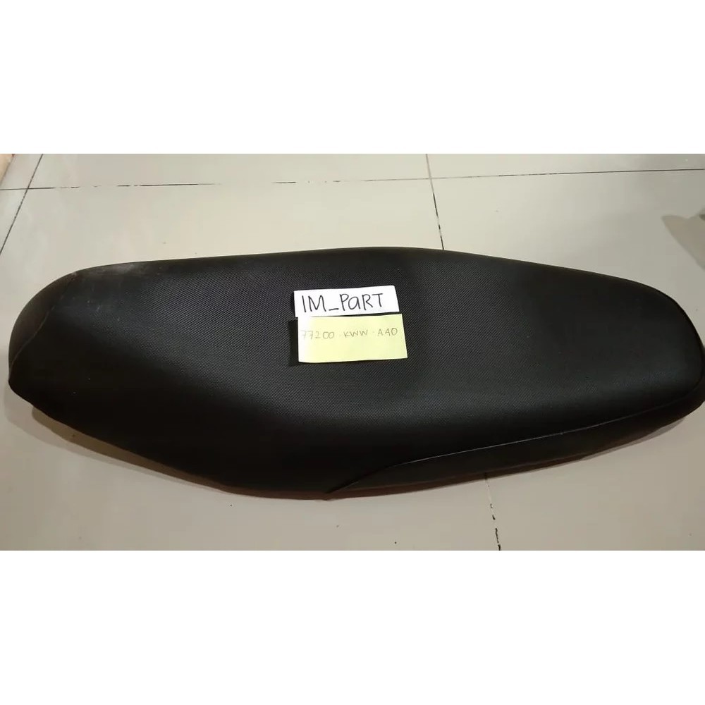 77200-KWW-A40 Jok Sadel Revo 110 Absolute & Fit 2009 - 2010 JKT