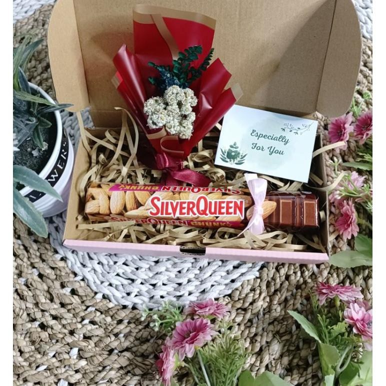 

PROMO Hadiah Kado Valentine Boneka bear / Gift box Hampers Kado Ulang Tahun Velentine Hadiah Wisuda tu-67
