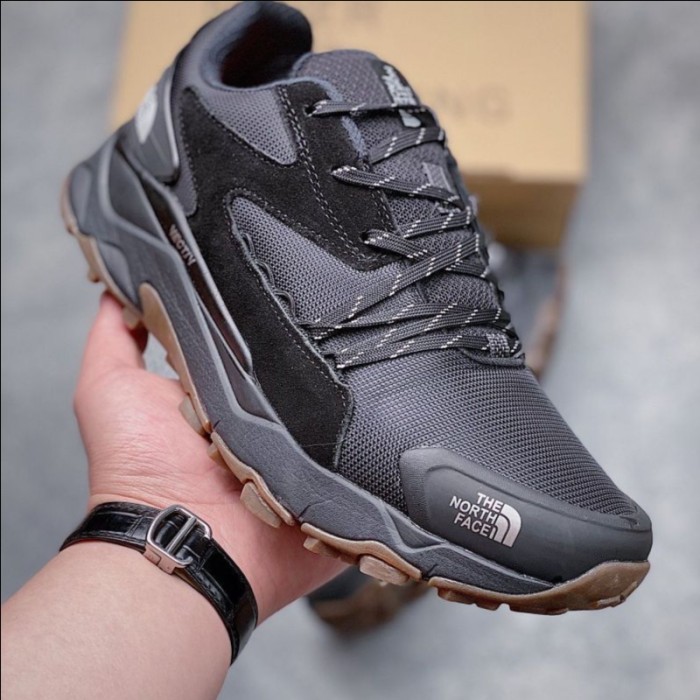 Sepatu Sneakers Pria & Wanita The North Face Vectiv Exploris Futurelight Black Gum