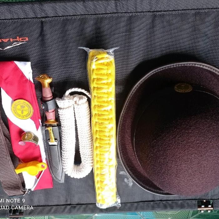 

Paket Atribut Pramuka Penegak Putri 9 Barang