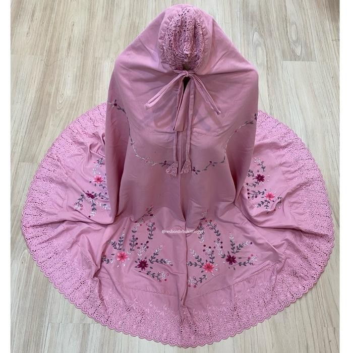 Mukena Sulam Khadijah Bukittinggi