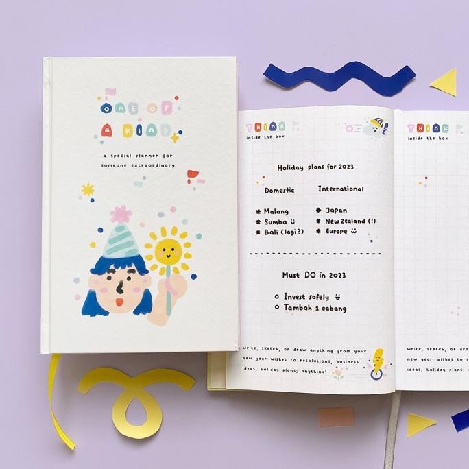 

ONE OF A KIND UNDATED PLANNER PEEKMYBOOK / WEEKLY AGENDA 2023 2024