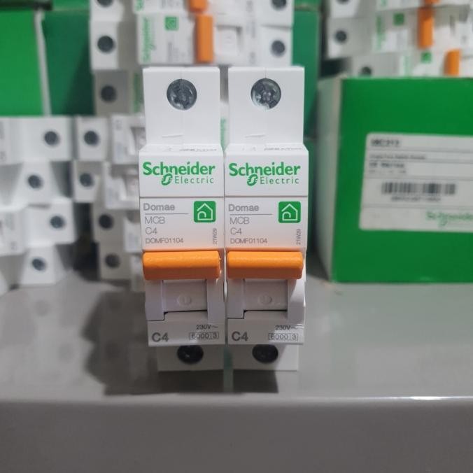 MCB SCHNEIDER DOMAE NEW C4 4A ORIGINAL