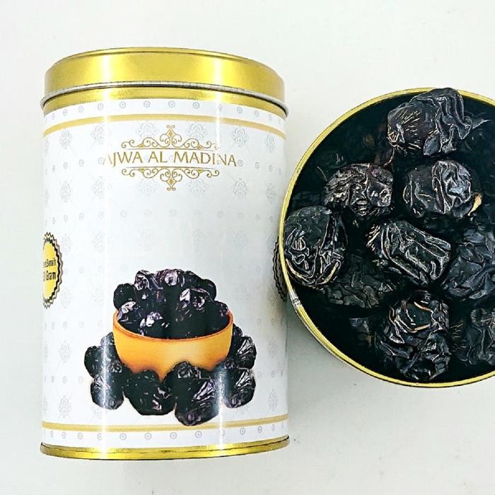 

Kurma Ajwa Al Madina 500 gram Cemilan Kaleng kurma ajwa kurma Hitam Snacks Food asli madinah