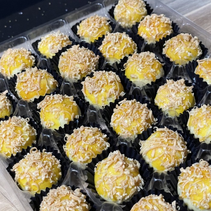 

NASTAR - PRIS'S BAKERY - TOPPING KEJU - HAMPERS RED BOX