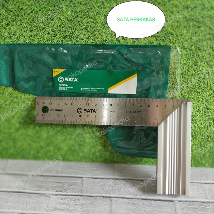

PENGGARIS BESI 91411 - CARPENTERS SQUARES 200 MM SATA TOOLS