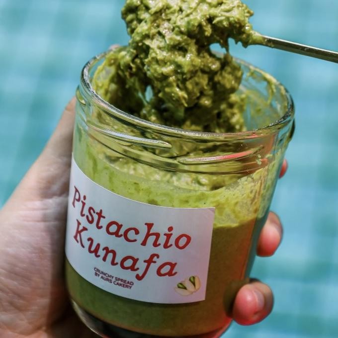 

PISTACHIO KUNAFA CRUNCHY SPREAD BY AURS CAKERY