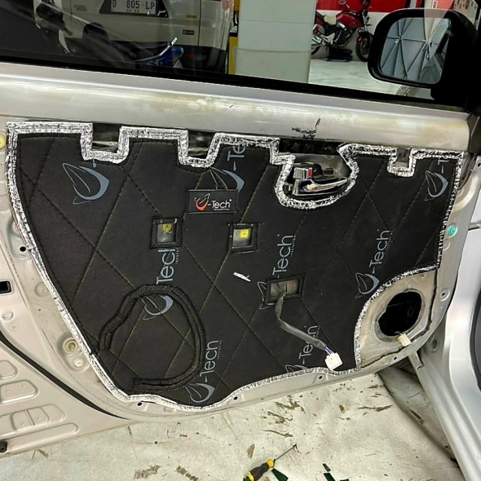 Peredam Suara tu Mobil Agya