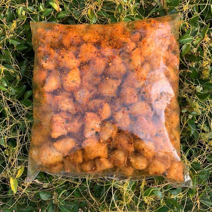 

CUCI GUDANG Siomay Kering Pedas Daun Jeruk Cemilan Kang Asep Kemasan Pak 500gr Food Snacks
