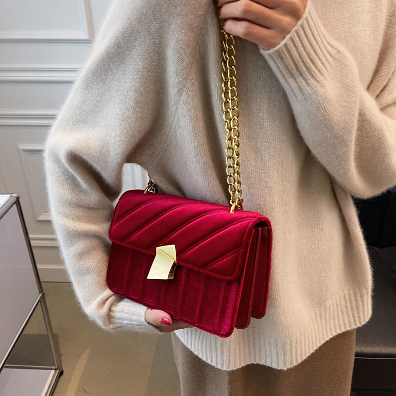 Tas Beludru untuk Wanita Tas Rantai Quilted Fashion Baru Tas Kecil Gaya Chanel