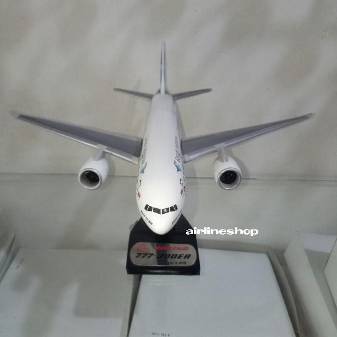 Miniatur Pesawat Garuda Indonesia Boeing 777-300Er (38Cm)
