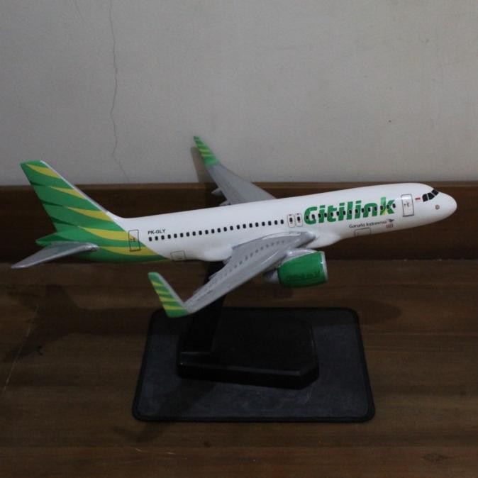 Miniatur Pesawat Citilink Airbus A320 1:100 Fiberglass