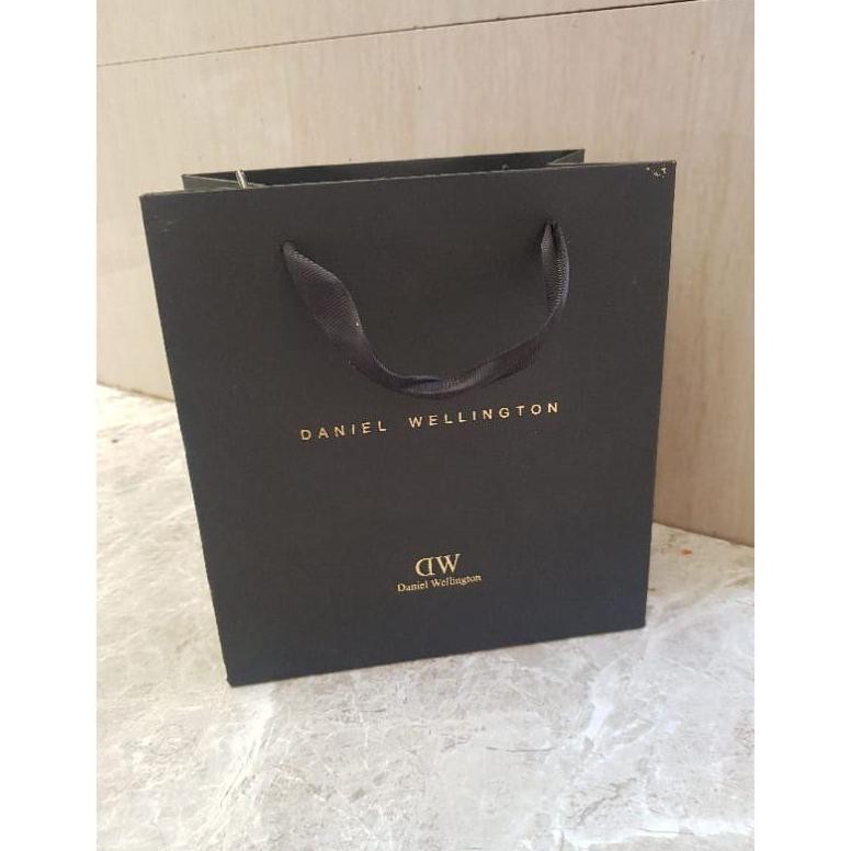 

VIRAL Box DW dan Paperbag DW It34