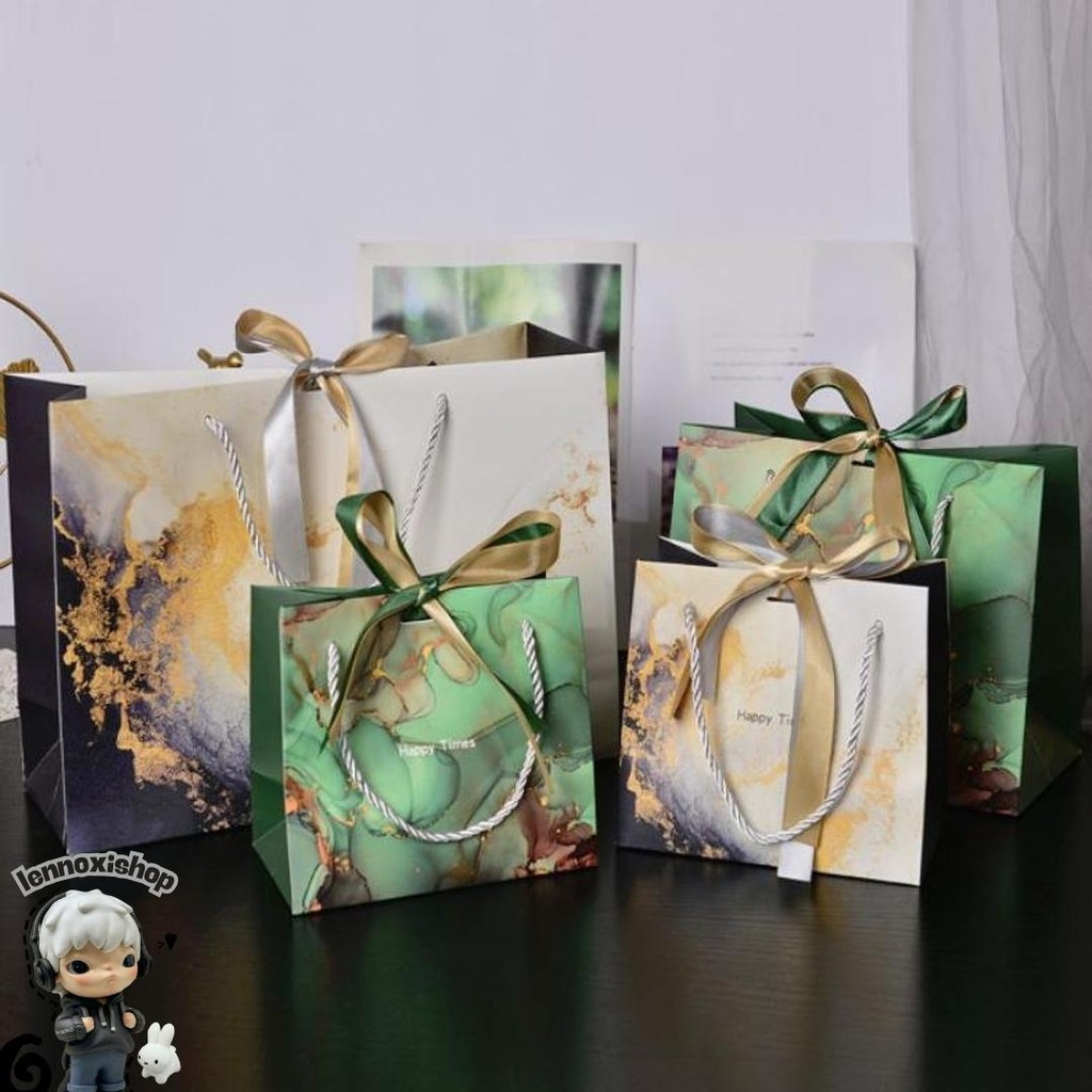 

Paper Bag Marble 2 Ribbon / Tas Kertas 2 Pita Marble Elegan Tebal Premium Aesthetic Goodie Bag Tahan Sobek Dan Tahan Air Kilat