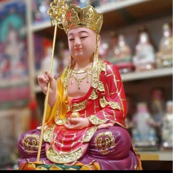------] patung Bodhisattva Ksitigarbha Ticangwang Phusat