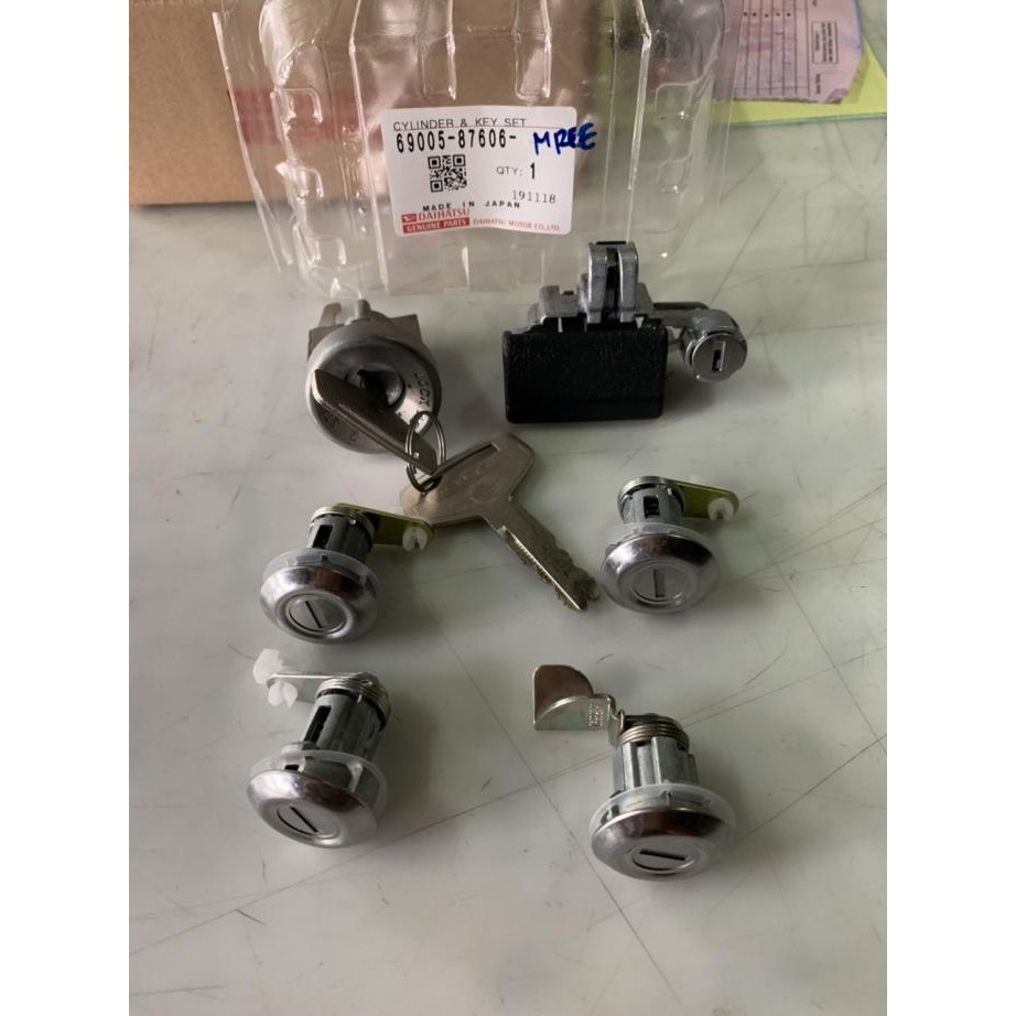 // Kunci Set Daihatsu Taft Gt
