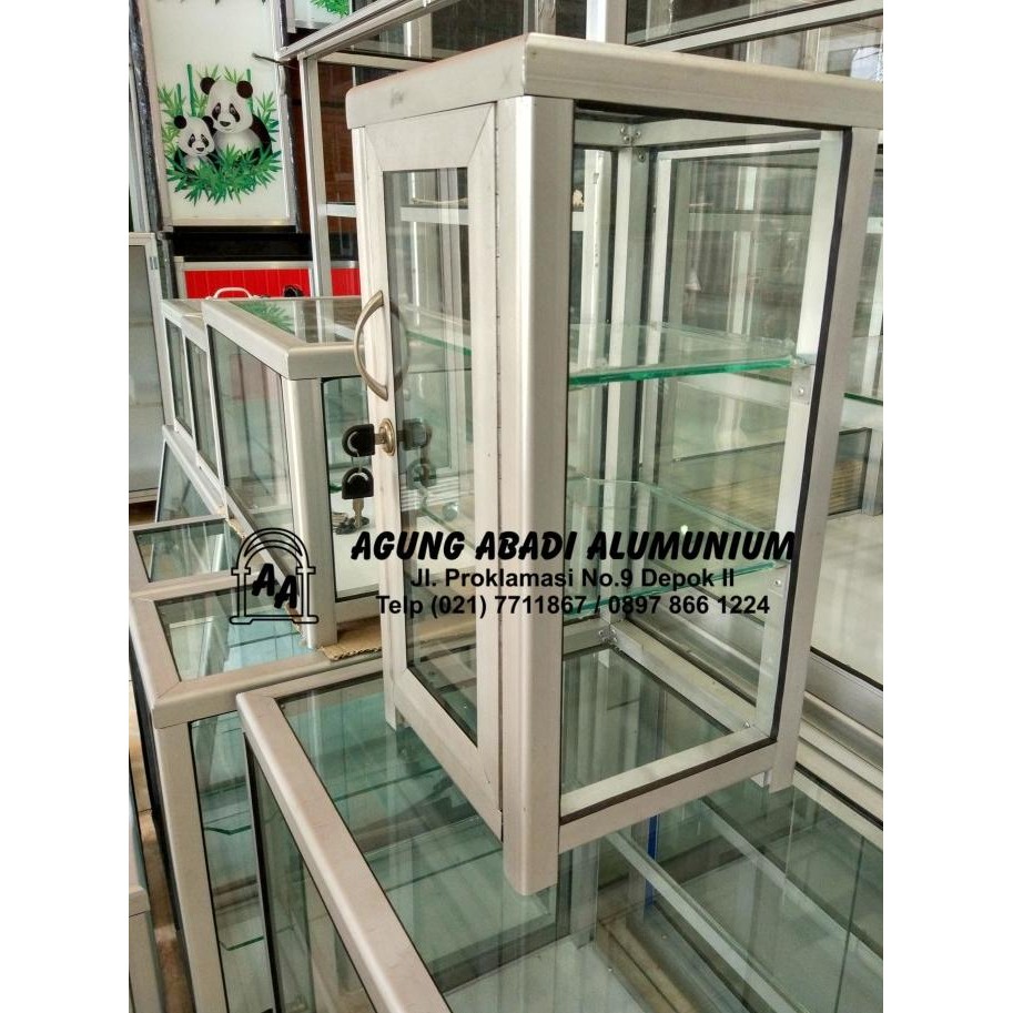 Etalase Kaca Kotak Obat KOKO