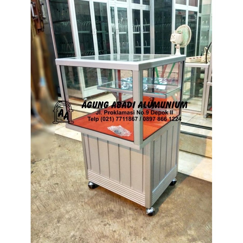 Etalase Kaca Hp 50cm KOKO