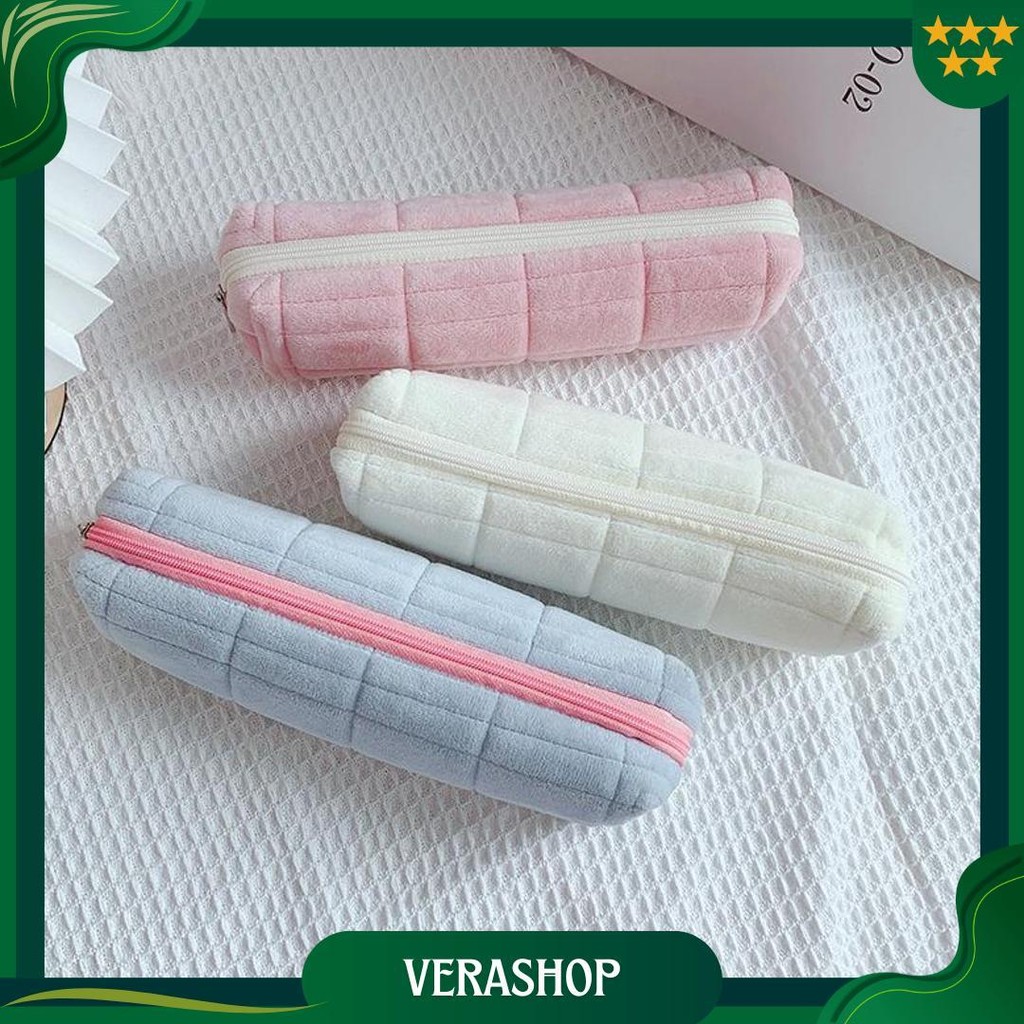 

Tepak / Pencil Case Sleting Bulu Kotak - 21 X 8 Cm ~ 17 X 14 Cm Gratis Ongkir