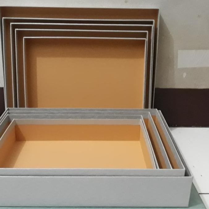 

Box kado/Kotak kado /Gift box BM 2-3 silver murah