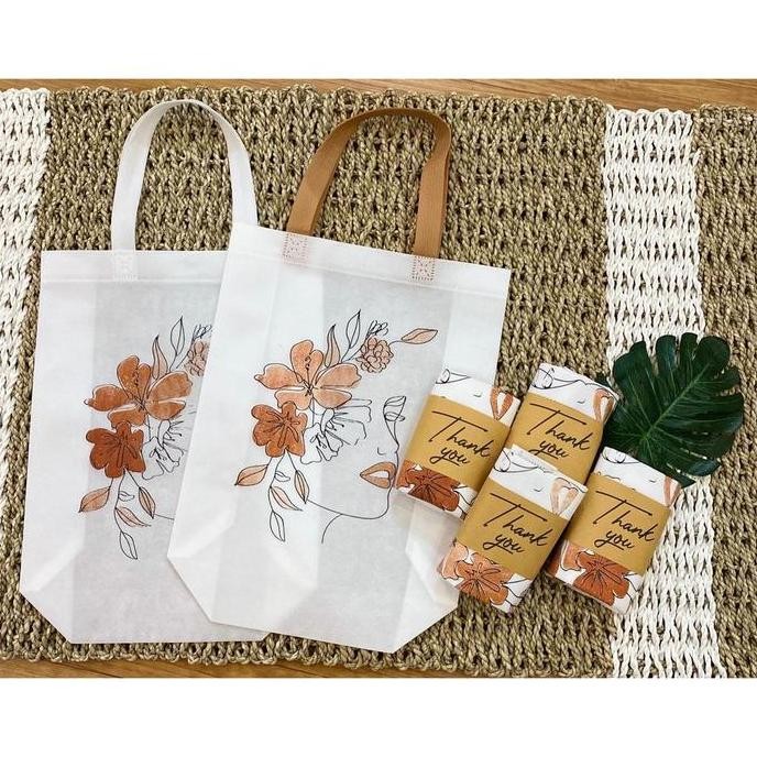 

(ISI 12 PCS ) Tas Goodie bag Souvenir (Ready Stok) spunbond abu\ murah