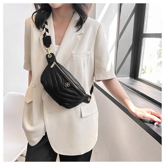 Tas selempang wanita import slingbag tas dada PU Leather