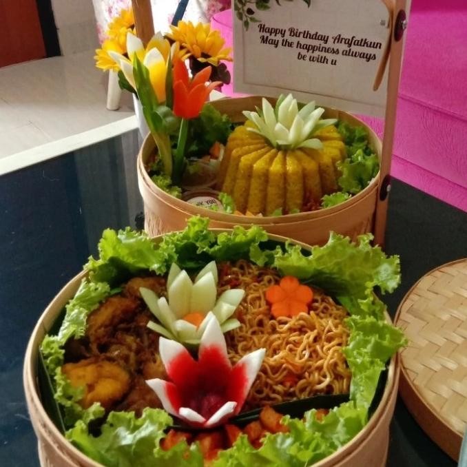 Tumpeng rantang/tumpeng hampers/nasi kuning rantang