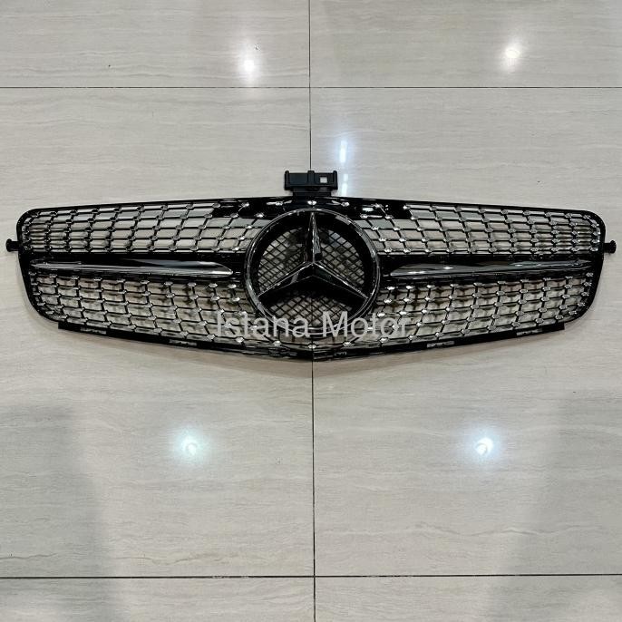 TERLARIS Grill diamond Mercedes w204 black with emblem logo