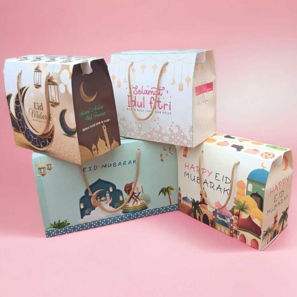 

ISI 10 BOX HAMPERS LEBARAN IDUL FITRI MUAT 3 TOPLES JAR 500 - 750 ML