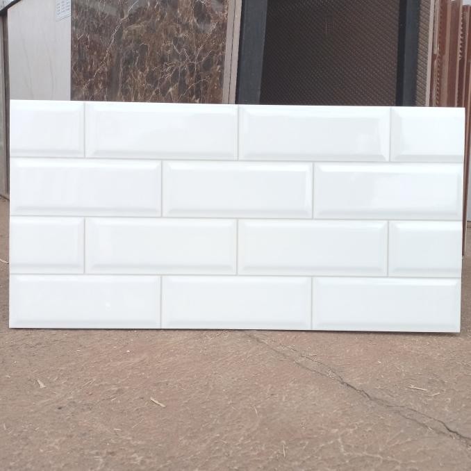 KERAMIK DINDING DAPUR BATA BEVEL MURAH UNO CADILLAC WHITE 30X60 KW1
