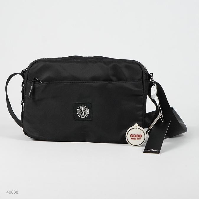 Dearglow- Tas Stone Island Black Saddle Bag