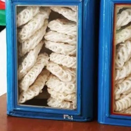 

Murah Kerupuk Kaleng Putih Matang (Kaleng Kaca + Isi 30Pcs)