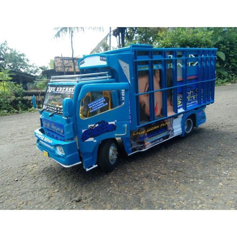 promo miniatur truk oleng biru fariasi full lampu