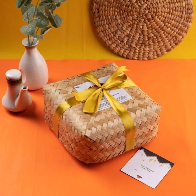 

Ayam Panggang hampers besek bambu keranjang