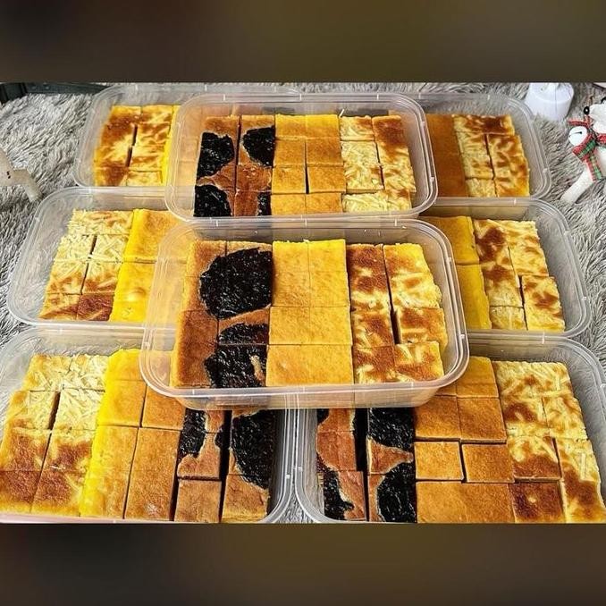 

Murah Lapis Legit Dadu 3 Varian Rasa Keju,Prunes Premium Isi 24Potong