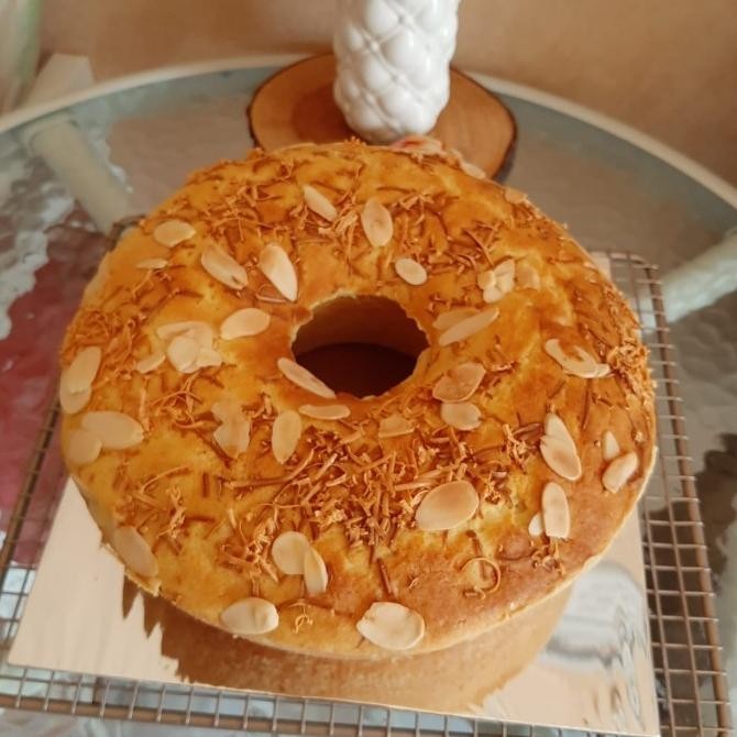 

Grosir Kue Bolu Tape Keju Almond