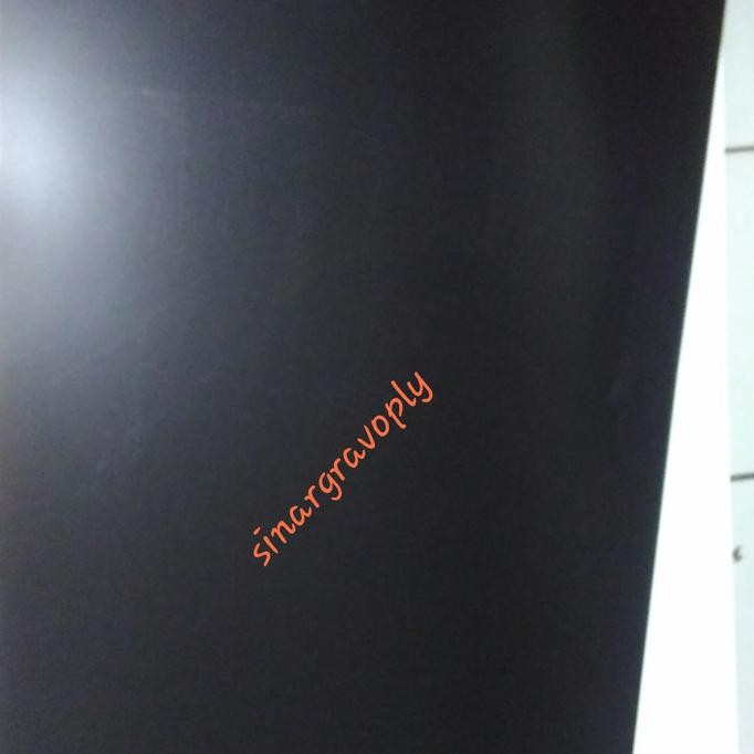 

gravoply hitam teks putih bahan gravir nametag 120x60cm tebal 1.5ml murah
