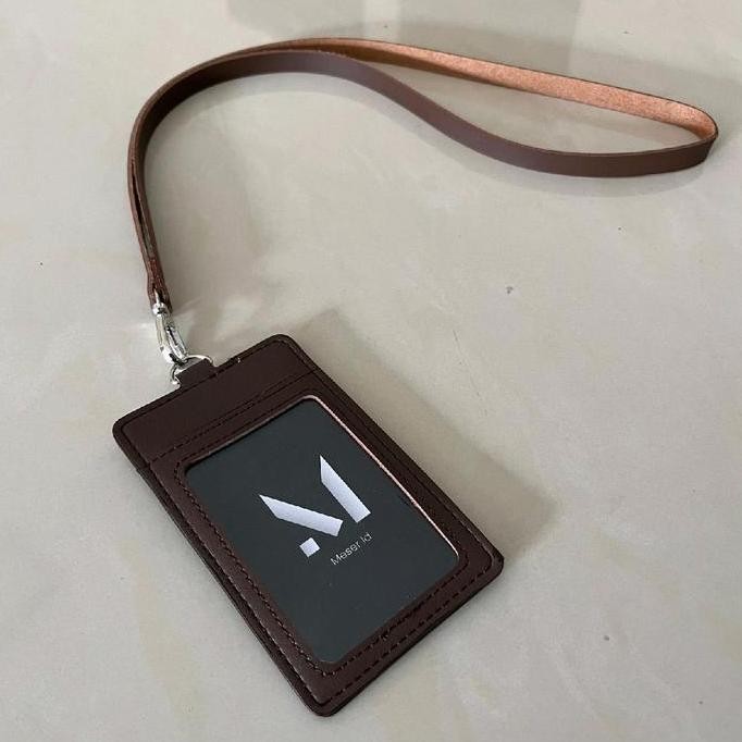 

Name Tag Holder Lanyard Id Card Kulit Sintetis 4 Slot Penyimpanan Kartu Tali murah