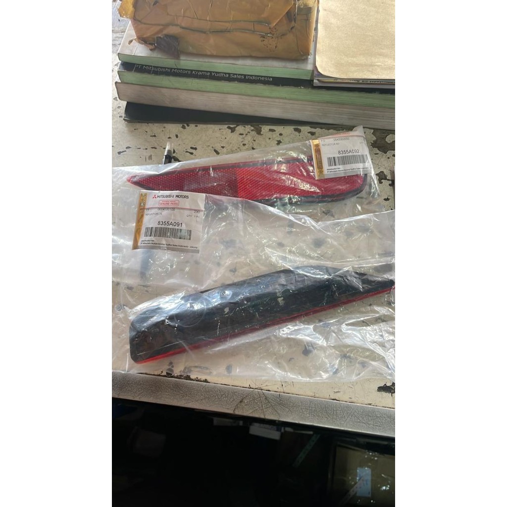 Reflektor Bumper Belakang Mitsubishi Xpander Original KTB Bumper Guard Mobil