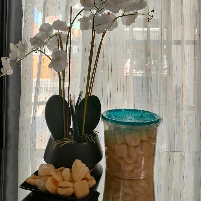 

Promo Kerupuk Kulit Toples 5L Dapat 3 Toples. Original ( Gurih Asin )