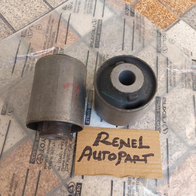 Bushing Lower arm tatakan per keong belakang Innova ORIGINAL ....