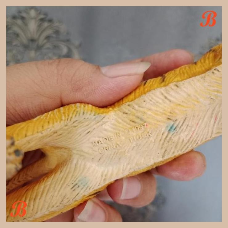 [MFA] FIGURE ANIMAL TIGER 1997